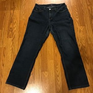 NYDJ straight leg short